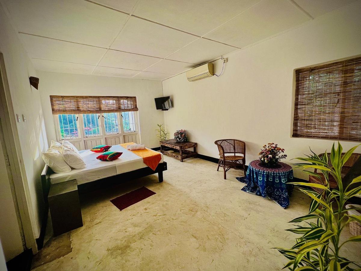 Louis Lake Villa Канди Экстерьер фото