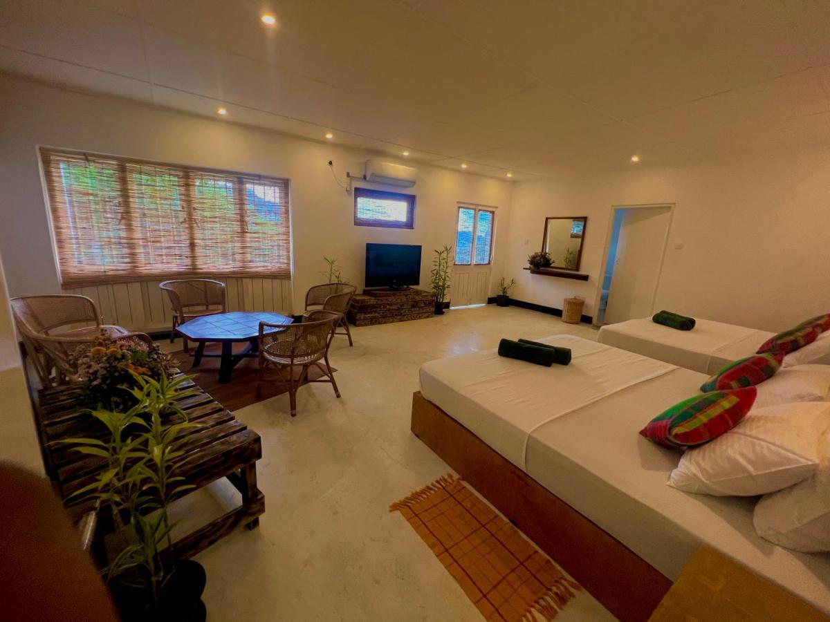 Louis Lake Villa Канди Экстерьер фото
