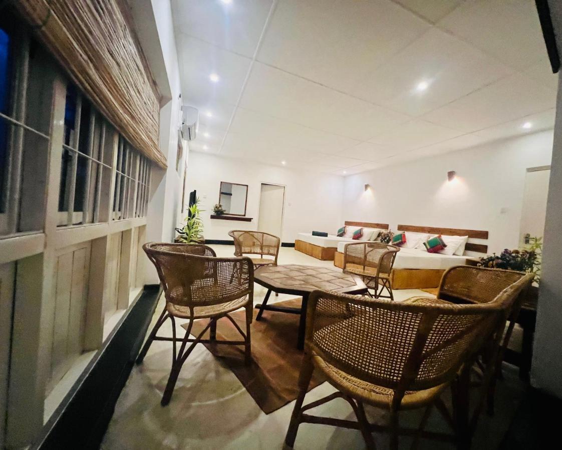 Louis Lake Villa Канди Экстерьер фото