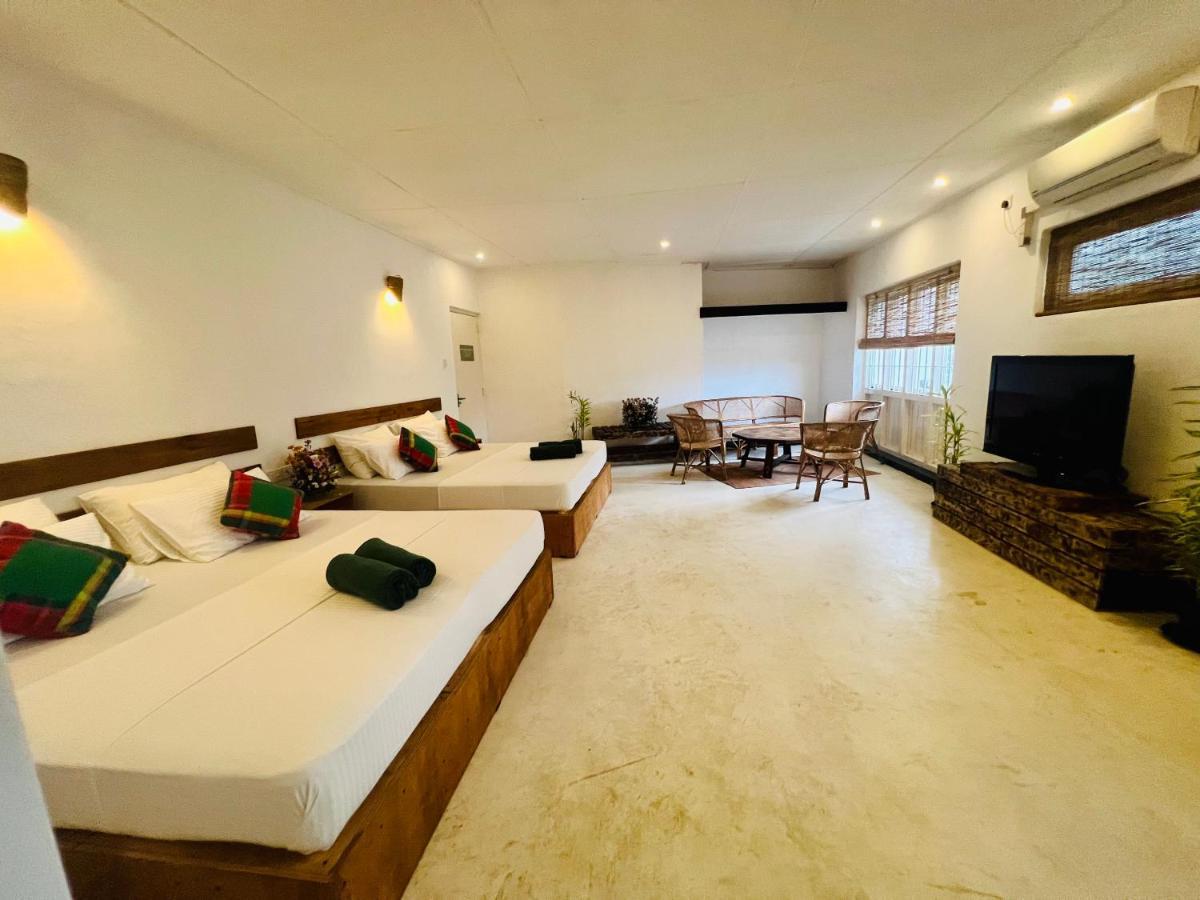 Louis Lake Villa Канди Экстерьер фото